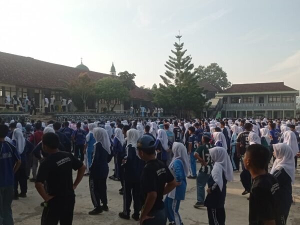 Bugar Sebelum Belajar: Semarak Tradisi "Senam Indonesia Sehat" di SMAN 1 Lengkong Setiap Selasa Pagi